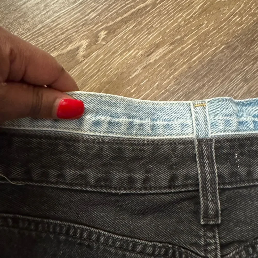 Levi's Dark Wash Denim icon Mini Skirt - Size 33